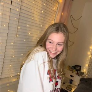 Meet your Posher, Emmi